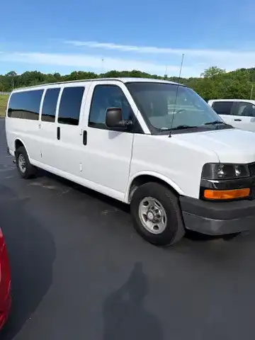 2016 Chevrolet Express 3500 LS Extended's photo