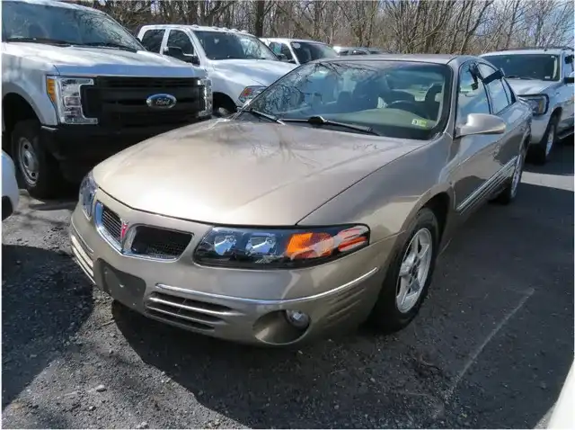 2000 Pontiac Bonneville SE's photo