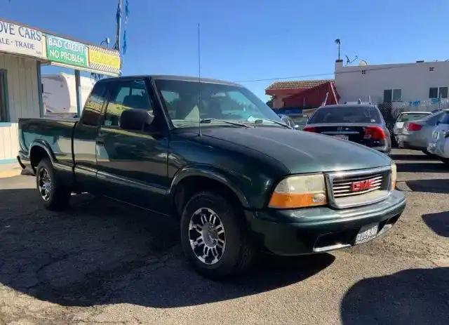 2002 GMC Sonoma 2WD Extended Cab SLS's photo