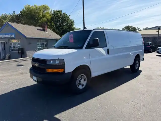 2018 Chevrolet Express Work Van 3500 Extended's photo
