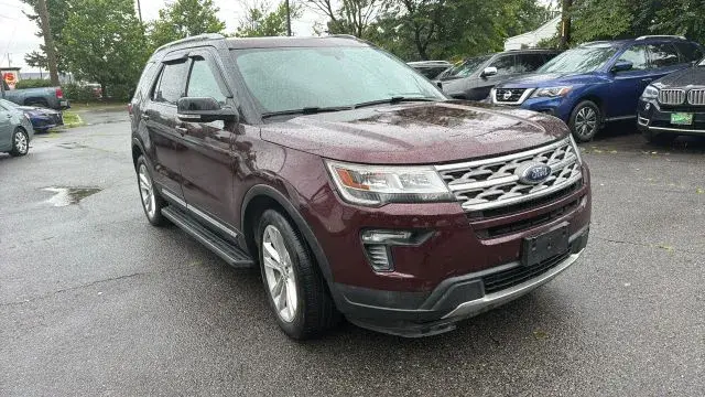 2018 Ford Explorer XLT 4WD photo 3