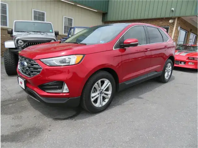 2020 Ford Edge SEL photo 1