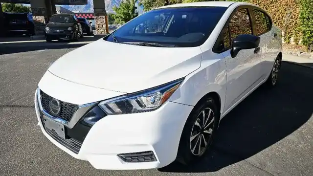 2020 Nissan Versa 1.6 S CVT's photo