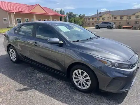 2024 Kia Forte LX AT's photo