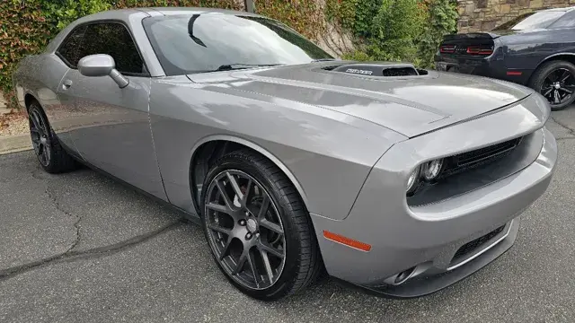 2016 Dodge Challenger R/T Shaker photo 3
