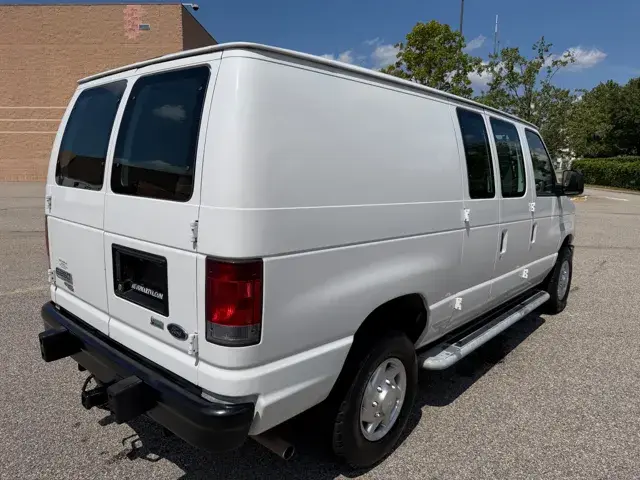 2013 Ford E-Series E-250 Van photo 4