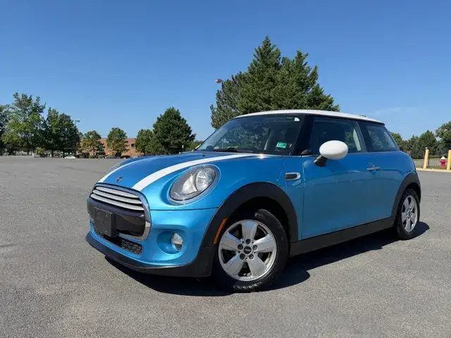 2015 MINI Cooper Base photo 1