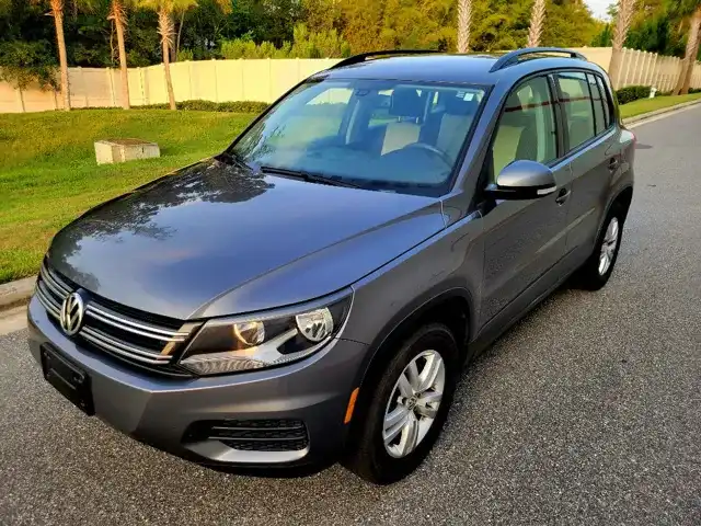 2016 Volkswagen Tiguan 2.0T S's photo