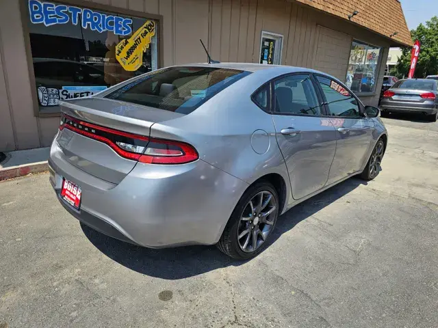 2016 Dodge Dart 2.0 SE photo 5