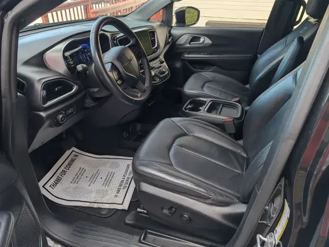 2018 Chrysler Pacifica Touring L photo 5