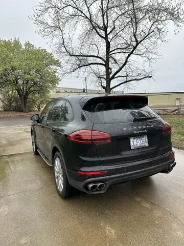 2016 Porsche Cayenne S photo 4