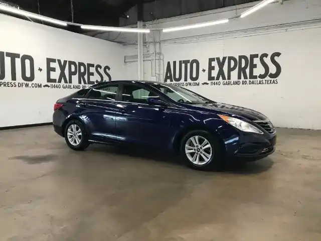 2012 Hyundai Sonata GLS I4 A/T's photo