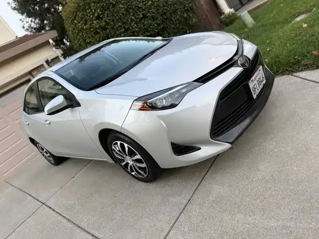 2019 Toyota Corolla LE AT's photo