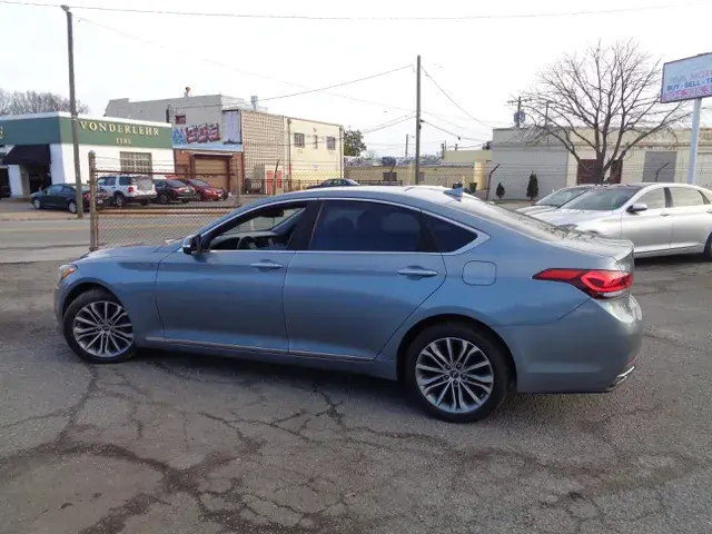 2017 Genesis G80 3.8 RWD photo 4