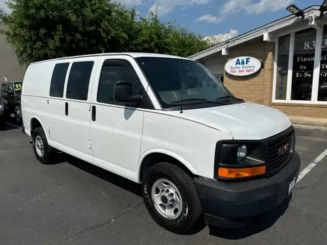 2017 GMC Savana 2500's photo