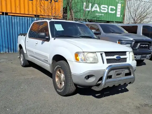 2001 Ford Explorer 4X4's photo