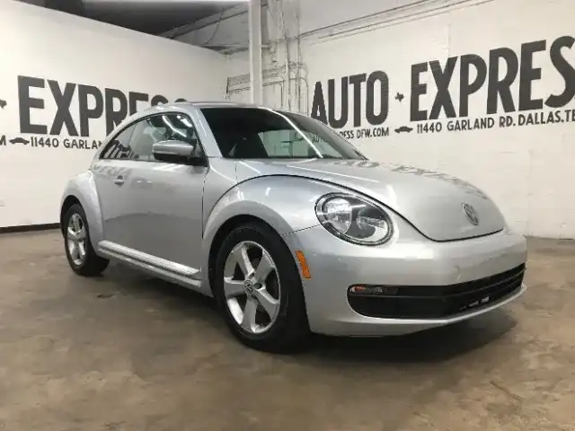 2012 Volkswagen Beetle 2.5L Auto's photo