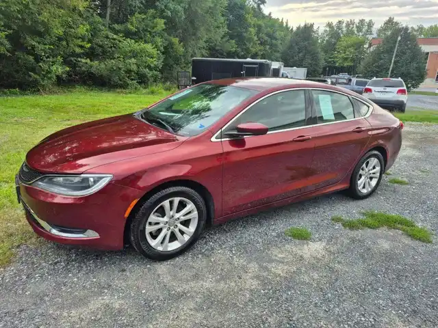 2015 Chrysler 200 Limited's photo