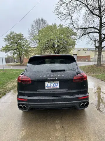 2016 Porsche Cayenne S photo 5