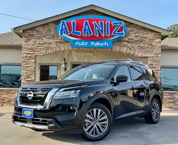 2024 Nissan Pathfinder SL 2WD's photo