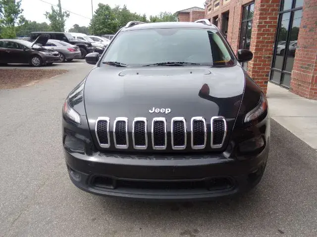 2015 Jeep Cherokee Latitude 4X4 photo 4