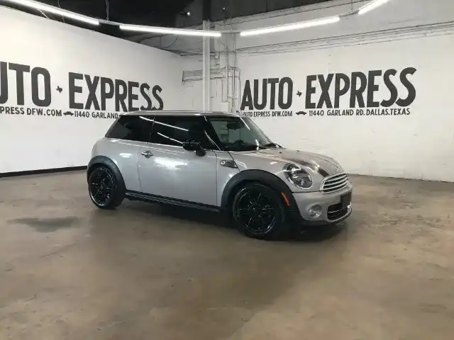 2013 MINI Cooper Base's photo
