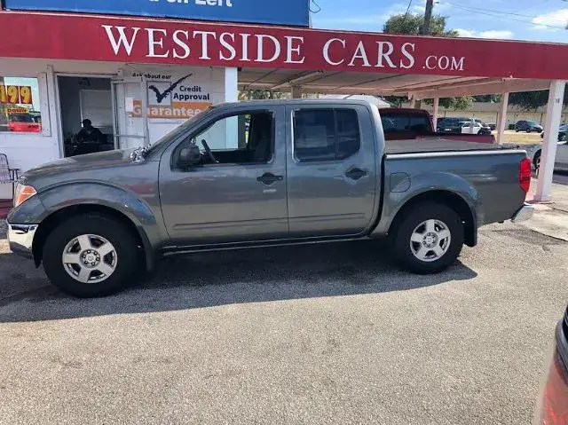 2005 Nissan Frontier SE Crew Cab 4WD Auto photo 1