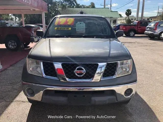 2005 Nissan Frontier SE Crew Cab 4WD Auto photo 3
