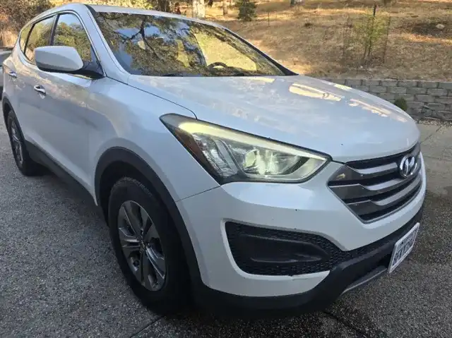 2016 Hyundai Santa Fe Sport's photo