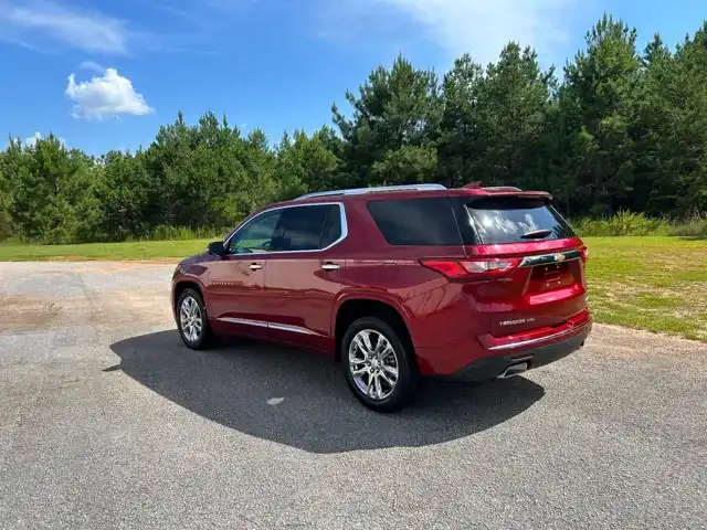 2021 Chevrolet Traverse AWD High Country's photo