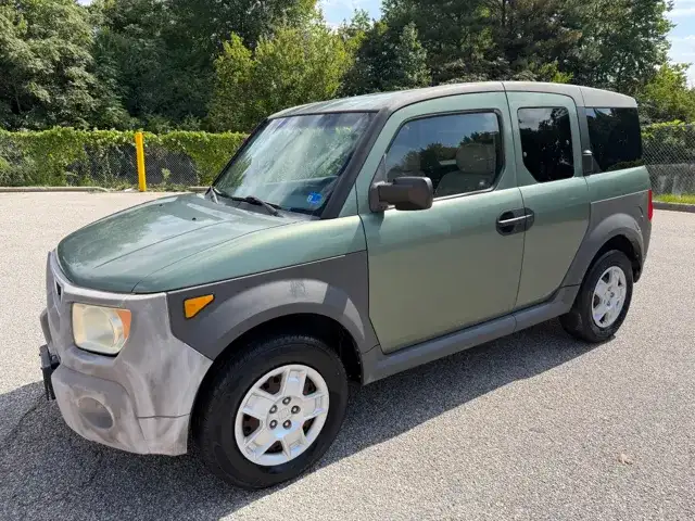 2005 Honda Element LX 4WD Auto's photo