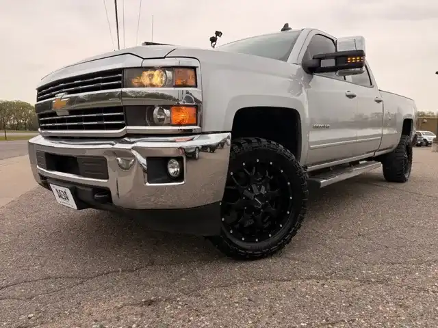2015 Chevrolet Silverado HD 1LT Crew Cab Standard Box's photo