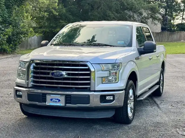 2015 Ford F-150 XLT SuperCrew 145-in's photo
