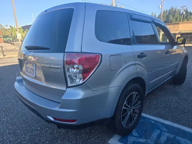 2013 Subaru Forester 2.5X AT PZEV photo 4