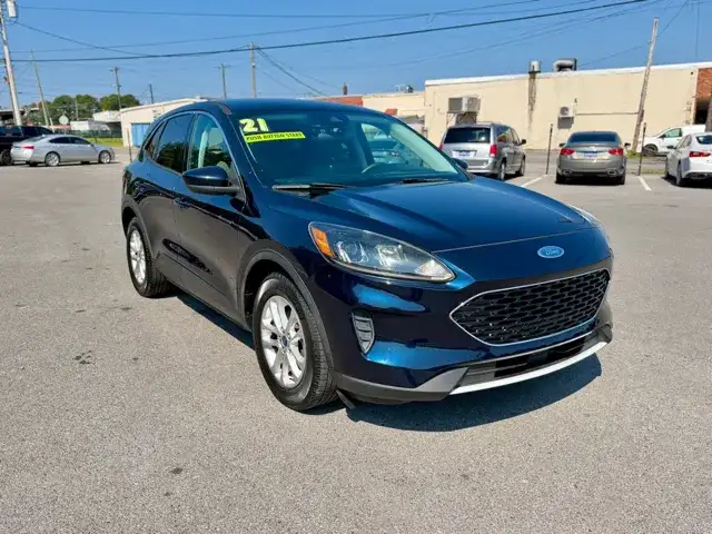2021 Ford Escape SE FWD's photo