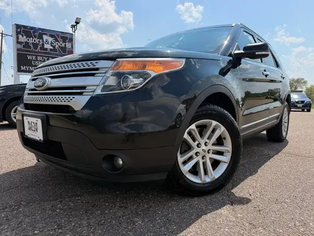 2014 Ford Explorer XLT 4x4 photo 1