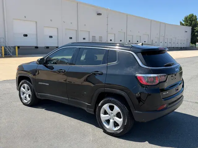 2019 Jeep Compass Latitude 4X4 photo 3