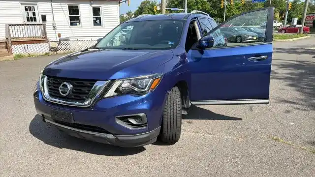 2020 Nissan Pathfinder S 4WD's photo