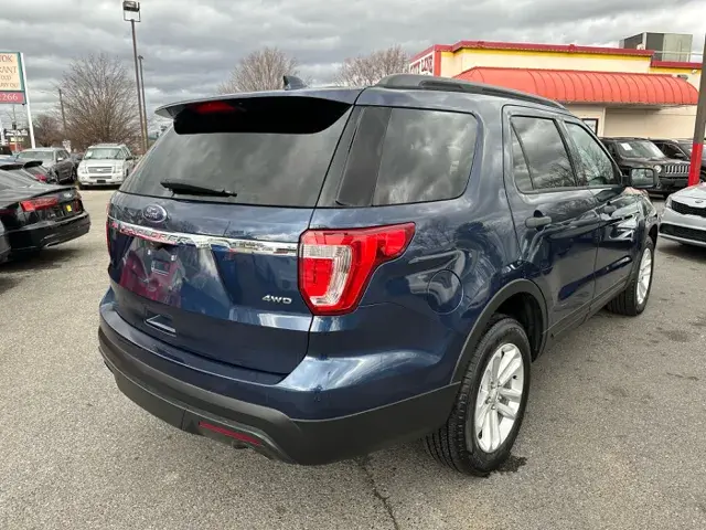2016 Ford Explorer Base 4WD photo 5