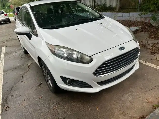 2015 Ford Fiesta SE Sedan's photo
