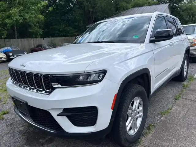 2024 Jeep Grand Cherokee Laredo 4WD's photo
