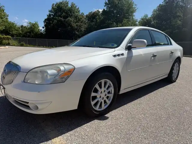 2011 Buick Lucerne CXL's photo