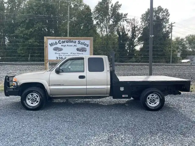 2005 GMC Sierra Work Truck 4WD Extended Cab SWB's photo