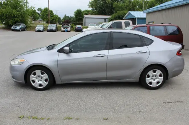 2016 Dodge Dart 2.0 SE photo 5