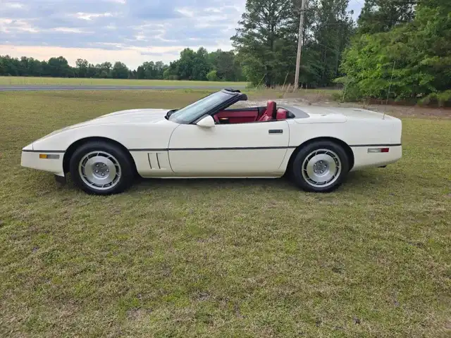 1987 Chevrolet Corvette's photo