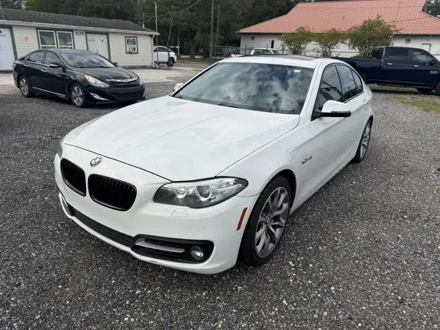 2016 BMW 5 Series 528i xDrive Sedan's photo