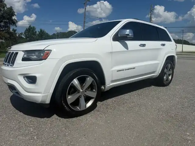 2015 Jeep Grand Cherokee Overland 4WD's photo