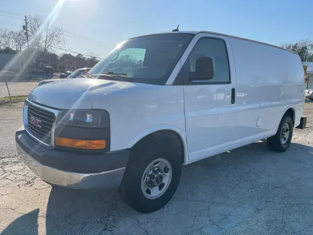 2015 GMC Savana Cargo Van 2500 photo 4