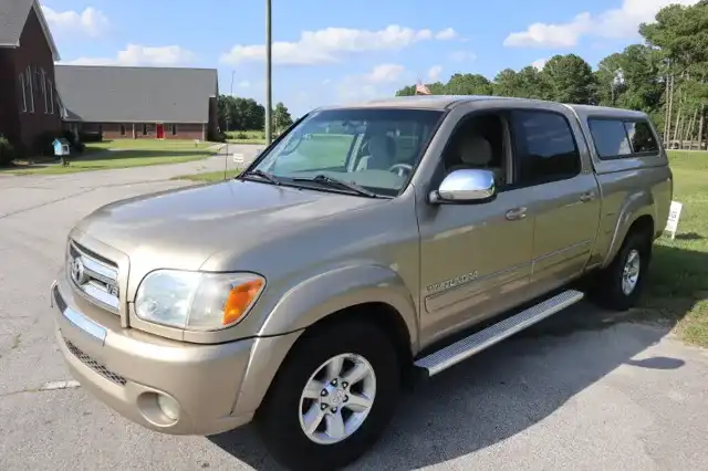 2005 Toyota Tundra SR5 4x4 Double Cab V8 5AT's photo