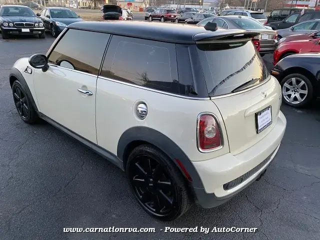 2010 MINI Cooper S photo 3